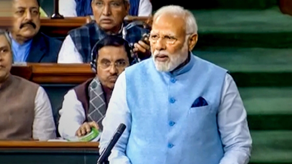 மக்களவையில்தெறிக்கவிட்ட ராகுல் காந்தி….