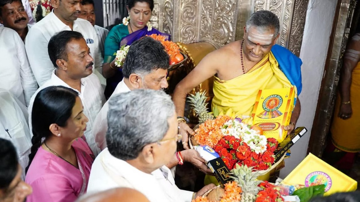 மைசூர் கோவிலில் ‘காஞ்சிபுரம் பட்டு’ சாத்திய சித்தராமையா- புது சர்ச்சை- மைசூர் சில்க் புறக்கணிப்பாம்! 