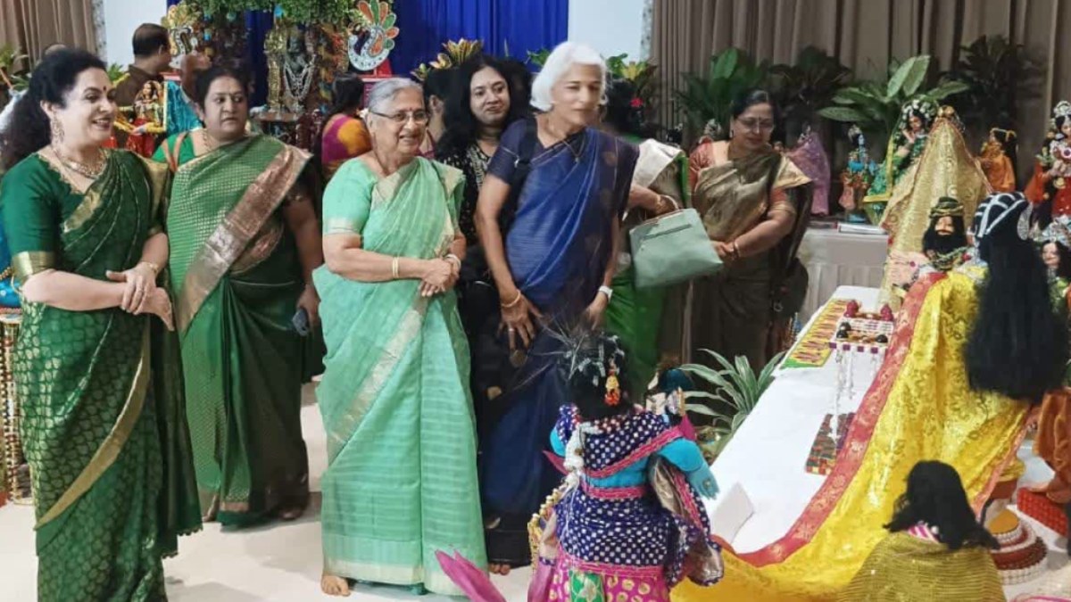 ‛பக்தி’.. ரிஷி சுனக்கின் தாய் உஷா சுனக் இவர் தான்! பாஜக எம்எல்ஏ வீட்டில் செய்த பூஜையை பாருங்க! அடடே 