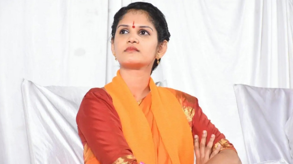 மடாதிபதி மட்டும் சிக்கட்டும்..பாஜக 'தலைகள்' நிறைய மாட்டும்.. ரூ7 கோடி சீட்டிங் 'காவி' சைத்ரா பகீர்! 