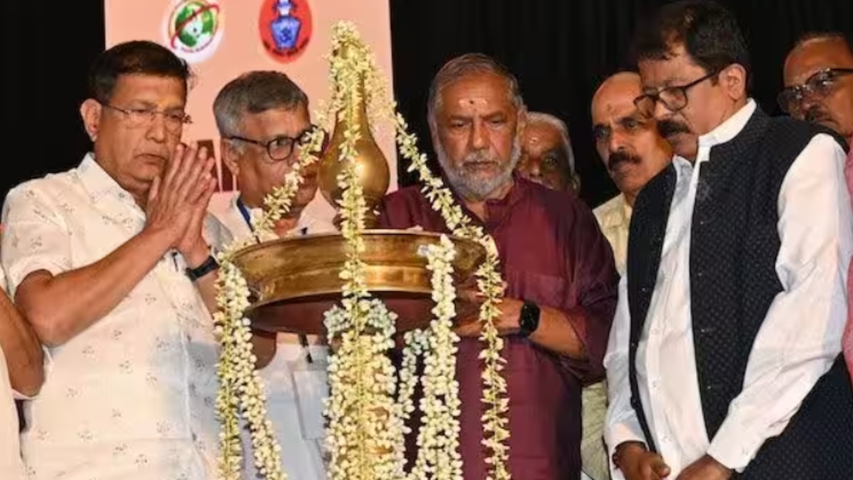 தொடங்கியது உலகளாவிய பிராமண சங்கமம்.. பிராமணர்கள் ஐஏஎஸ் மாதிரி பதவிக்கு அதிகம் வரனுமாம்- கேரள தலைவர் 