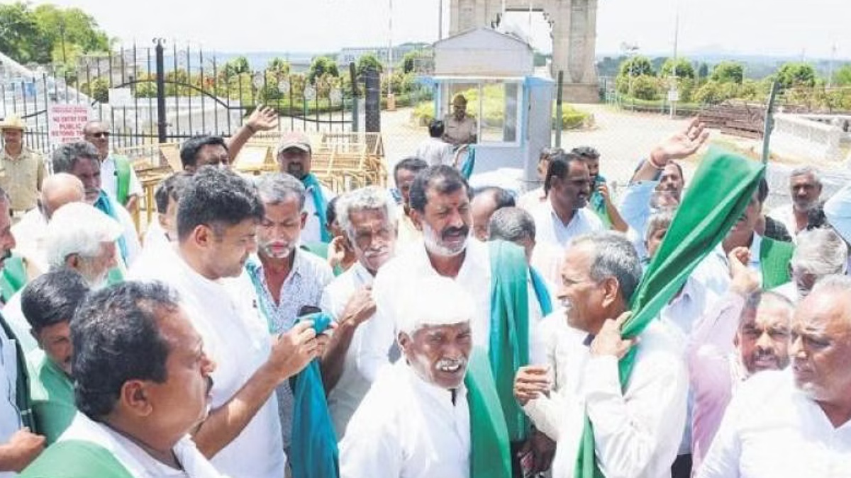 என்னதான் வேணும்?தமிழ்நாட்டுக்கு எதிராக  68-ம் நாள்  உள்ளிருப்பு போராட்டம் நடத்திய கன்னட  விவசாயிகள்! 