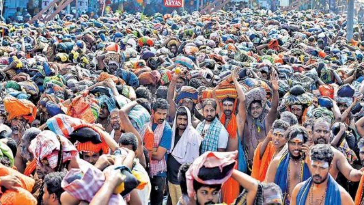  சபரிமலை ஐயப்பன் கோவிலில் முதல் முறையாக ஒரே நாளில் 1,00,969 பேர் தரிசனம்- புல்மேடு பாதையில் நெரிசல்!