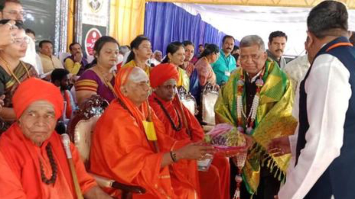 பாஜகவுக்கு ஷாக்- ஜாதிவாரி கணக்கெடுப்பில் 'இந்து' இல்லை என சொல்லுங்க- 'லிங்காயத்' மாநாடு தீர்மானம்! 