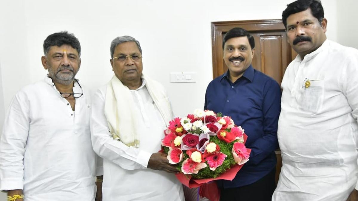 பாஜகவுக்கு விபூதியடித்த கர்நாடகா எம்எல்ஏ! ராஜ்யசபா தேர்தலில் காங்கிரசுக்கு ஓட்டு! முதல்வர் நன்றி