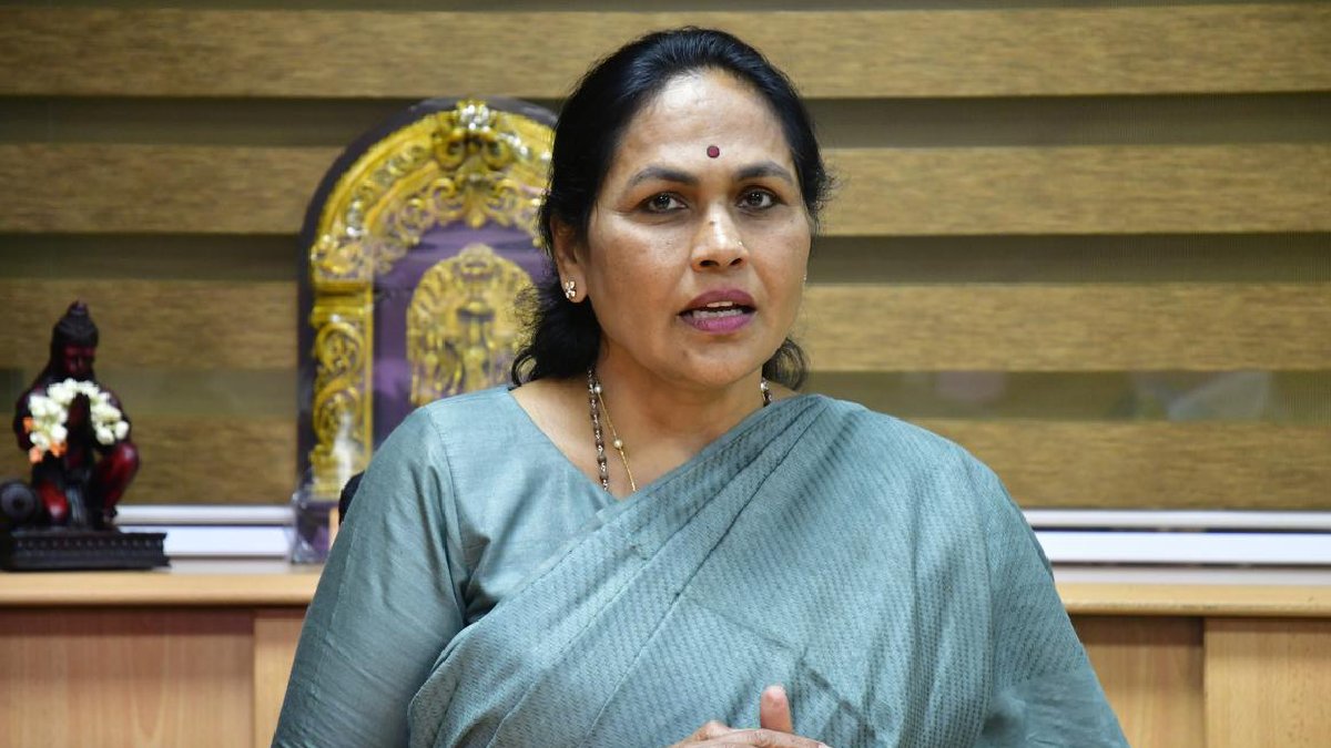 குண்டுவெடிப்புடன் தமிழகத்தை இணைத்த மத்திய அமைச்சர்..  ஷோபா மீதான வழக்கு விசாரணைக்கு தடை 