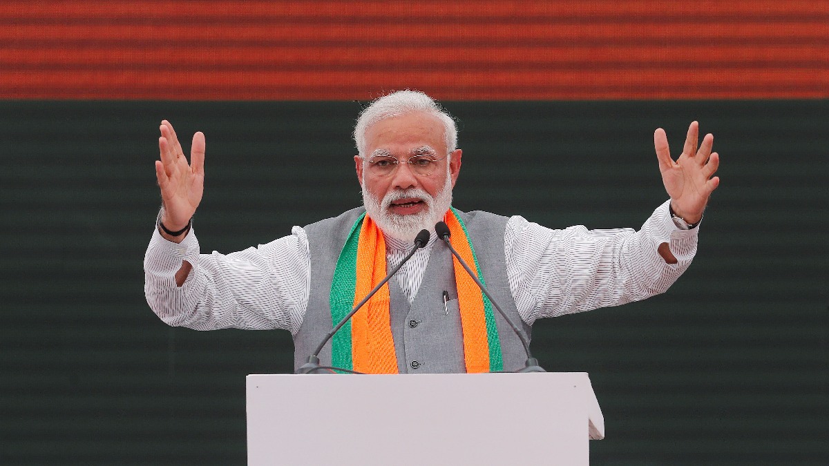 தென்னிந்தியாவை மிரட்டும் பாஜக- கர்நாடகாவில் 28-ல் 22 தொகுதிகளை தட்டித் தூக்குமாம்.. India TV சர்வே 
