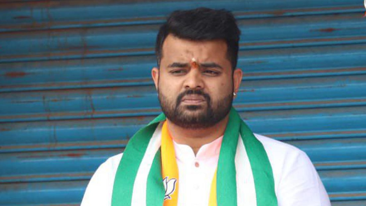 300 பெண்களை நாசமாக்கிய பிரஜ்வல் ரேவண்ணாவை உடனே கைது செய்யுங்க.. தேசிய பெண்கள் ஆணையம் கடும் உத்தரவு! 