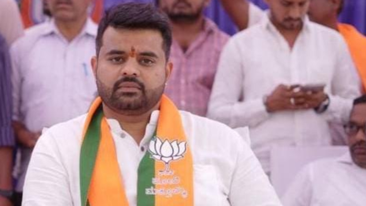 ‛உல்லாச வீடியோ’.. விசா இன்றி பிரஜ்வல் ஜெர்மனி பறந்தது எப்படி? இது டிப்ளமெட்டிக் பாஸ்போர்ட் ரகசியம் 