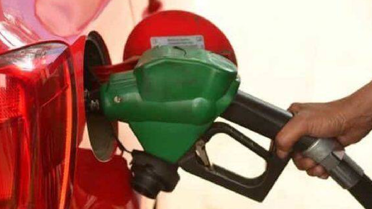 கர்நாடகா: அமலுக்கு வந்த பெட்ரோல், டீசல் விலை உயர்வு.. நாளை முதல் போராட்டம் - பாஜக மிரட்டல்! 