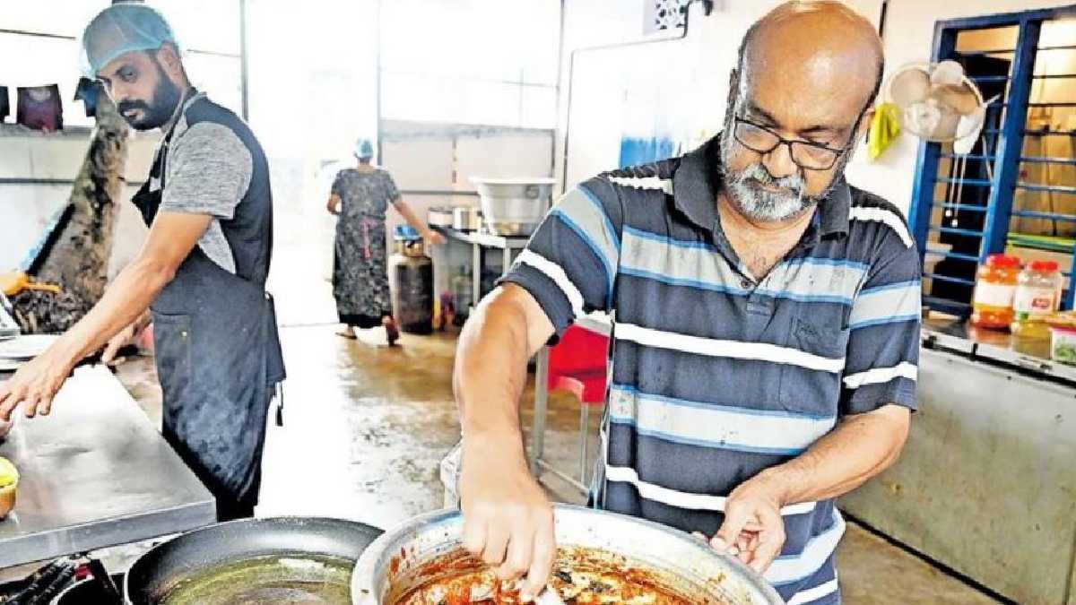 சமையல் மாஸ்டராக மாறிய Ex ஐஏஎஸ் அதிகாரி! அலைமோதும் சாப்பாட்டு ரசிகர்கள்!