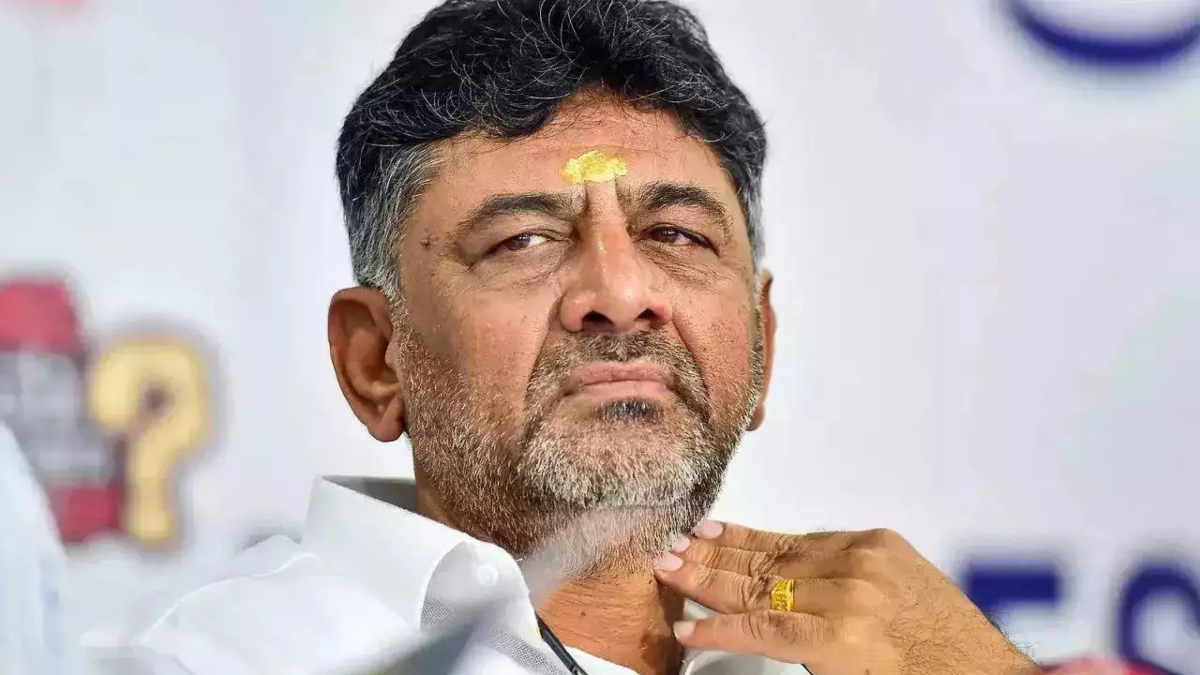 நான்தான் டாப்பு.. எனக்கு சமம் யாரு.. காங்கிரஸ் மேலிடத்திடம் டி.கே.சிவகுமார் நேரிலேயே எச்சரிக்கை 
