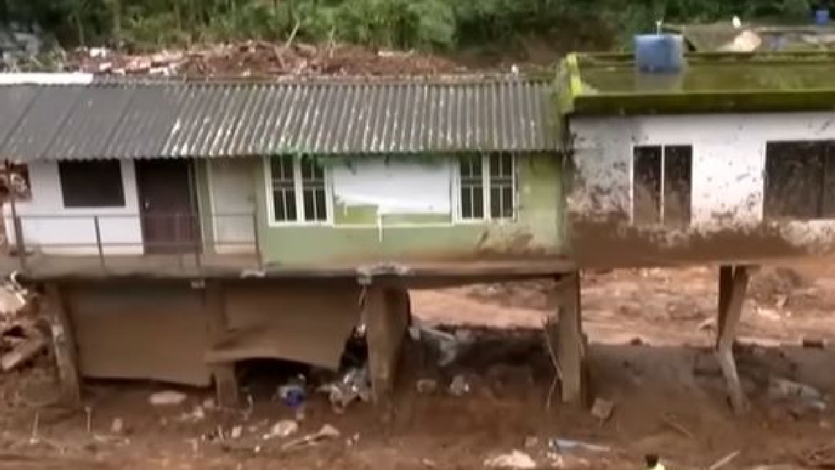 500 வீடுகள் எங்கே? மிஞ்சி நிற்கும் 40 வீடுகள்! 4,833 பேர் பரிதவிப்பு! மூடியது முண்டக்கை!