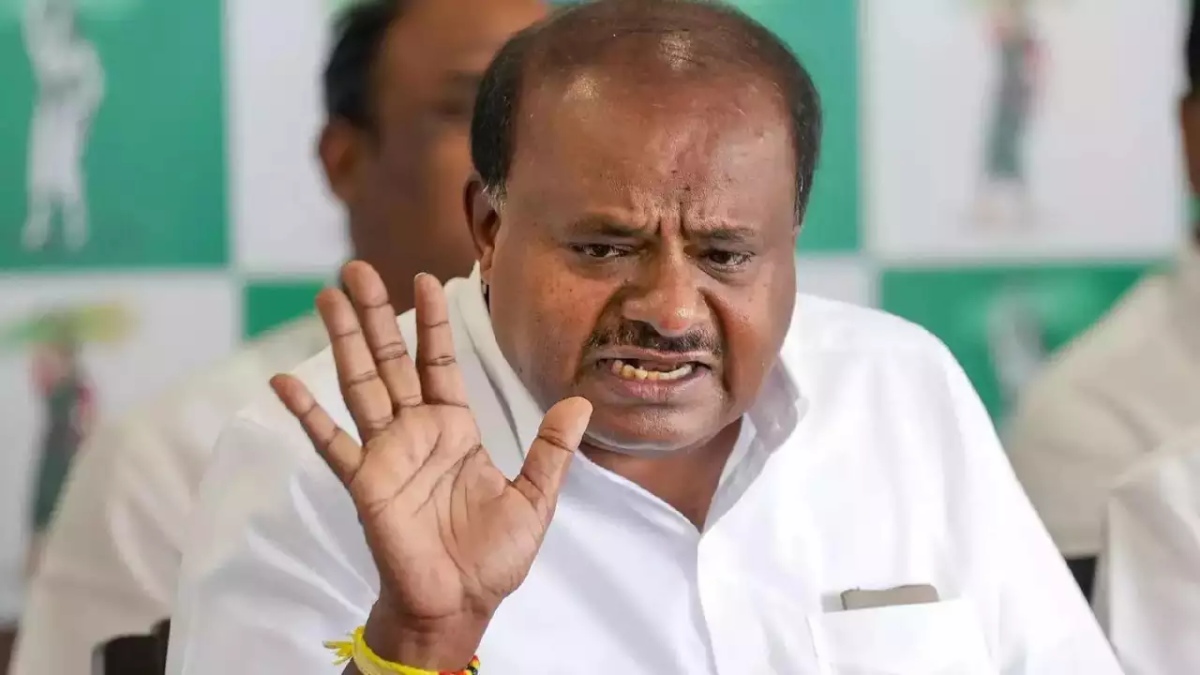 மத்திய அமைச்சர் குமாரசாமிக்கு காங்கிரஸ் குடைச்சல்! குற்றப்பத்திரிகை தாக்கல் செய்ய அனுமதி கோருகிறது! 