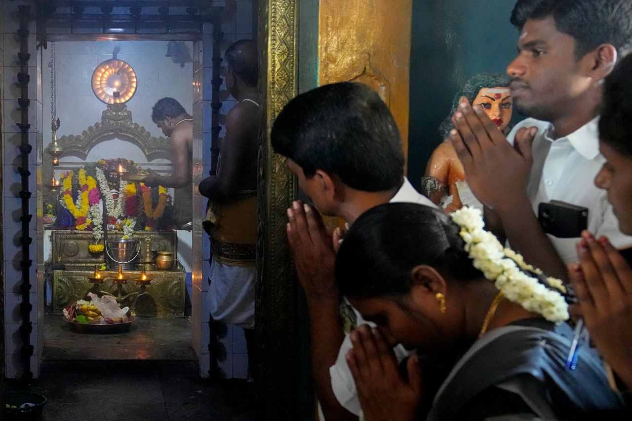 சிறப்பு பிரார்த்தனை
