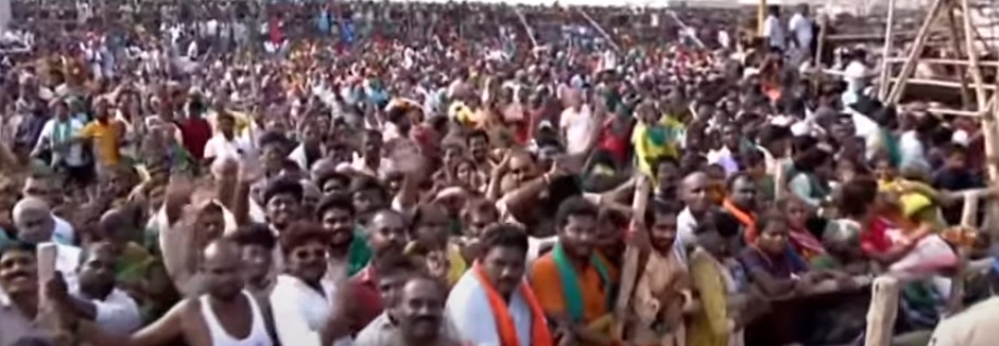 காலை முதலே மக்கள் வெள்ளம்