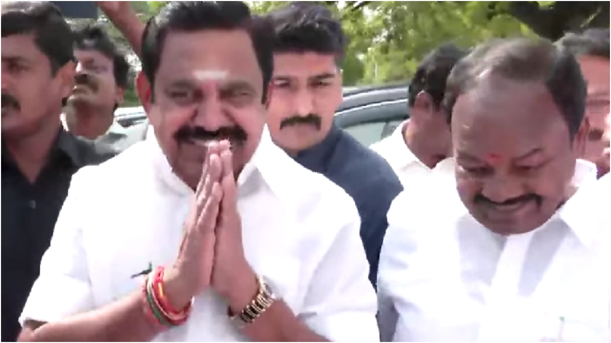எடப்பாடி பழனிசாமி வருகை