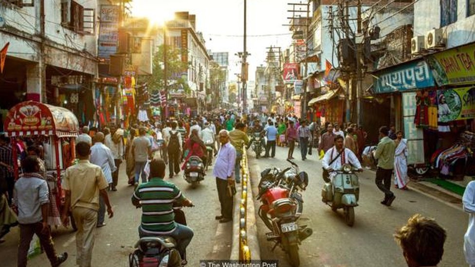 வாரணாசியில் 200 க்கும் மேற்பட்ட பாங்க் கடைகள் உள்ளன வாரணாசியில் 200 க்கும் மேற்பட்ட பாங்க் கடைகள் உள்ளன