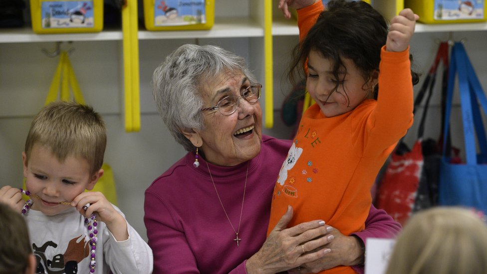 'அமெரிக்கர்களுக்கு அதிகரிக்கும் செல்வம், குறையும் நிம்மதி'