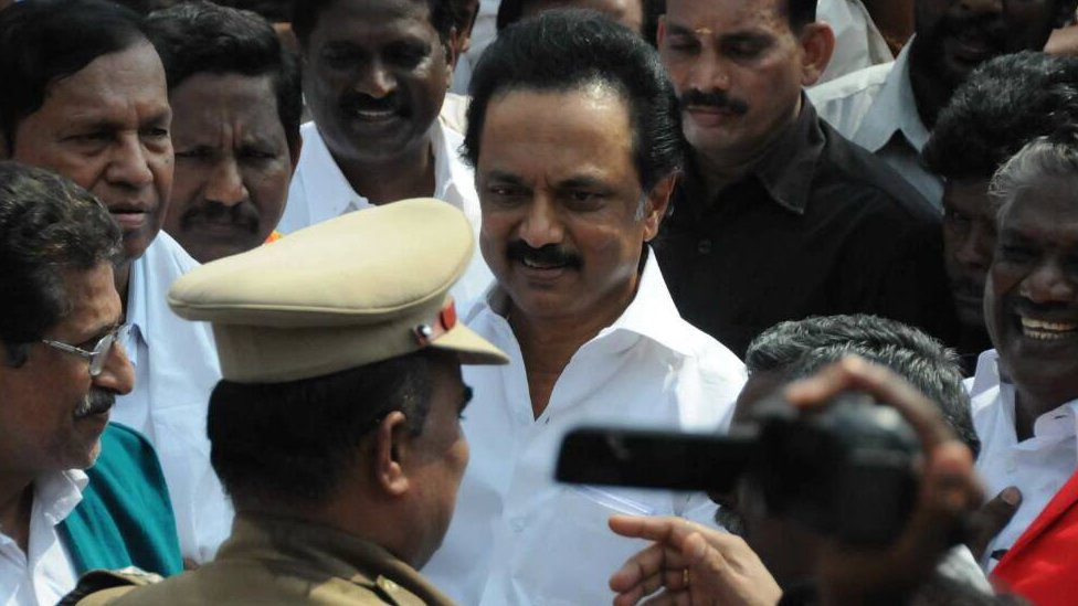 விவசாயிகளுக்கு ஆதரவாக தமிழ்நாடு, புதுச்சேரியில் முழு அடைப்புப் போராட்டம்