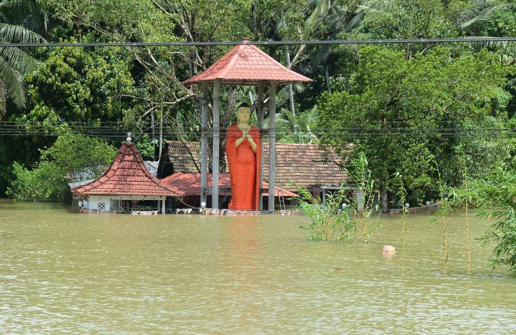 தென் மாகாணத்தில் மாத்தறை மாவட்டத்தில் பலியானவர்களின் எண்ணிக்கை 11 ஆக உயர்ந்துள்ளது.