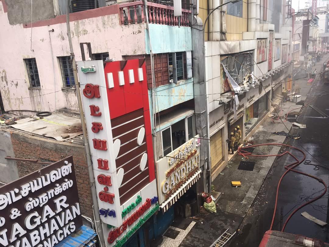 தீ விபத்தை தொடர்ந்து தி சென்னை சில்க்ஸ் நிறுவனத்திற்கு அருகே இருந்த மற்ற பிற நிறுவனங்களும் மூடப்பட்டன.