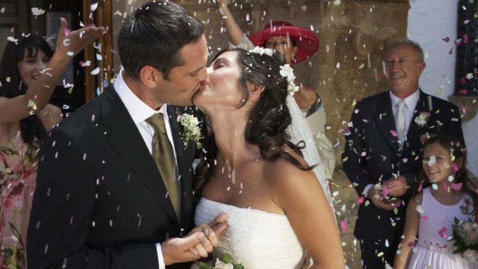 இதய நோய் ஆபத்துக்களிலிருந்து 'திருமண பந்தம்' பாதுகாக்கும்