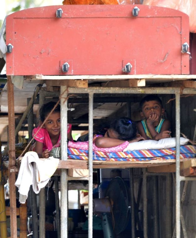 இலங்கை: இயற்கை பேரிடரால் 26 ஆயிரம் மாணவர்களின் புத்தகங்கள், சீருடைகள் இழப்பு