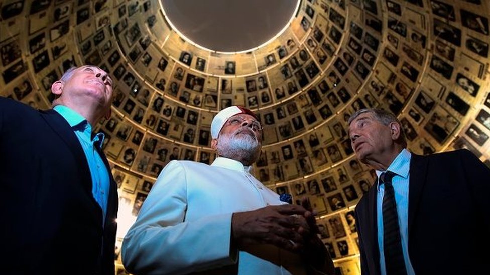 யூதப்படுகொலை அருங்காட்சியகத்தில் மோதி