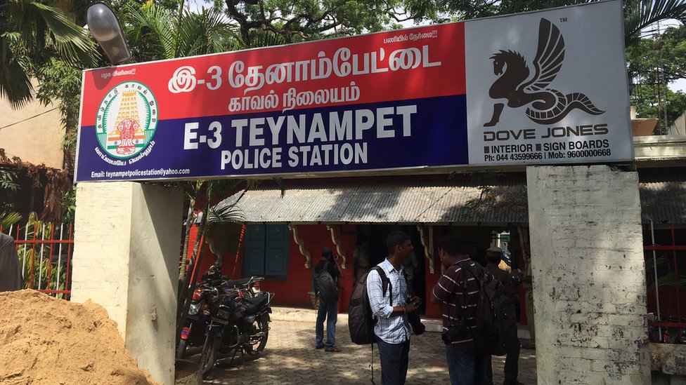 சென்னையில் காவல்நிலையம் மீது மண்ணெண்ணை குண்டு வீச்சு