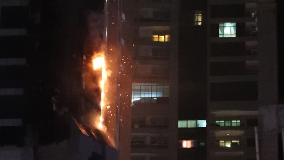 2015 ஆம் ஆண்டில் டார்ச் டவர் கட்டடம் தீ விபத்தால் சேதமடைந்தது