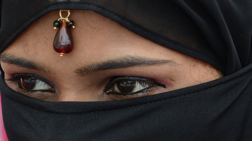 முத்தலாக் முறைக்கு முற்றுப்புள்ளி வைத்த ஐந்து பெண்கள் யார்?