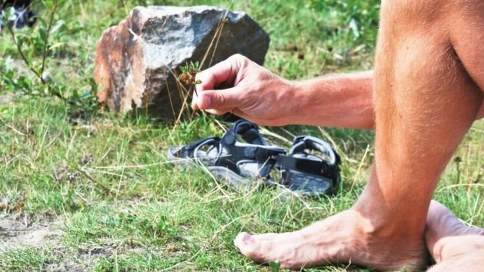 பாரிஸில் திறக்கப்பட்டிருக்கும் நிர்வாணப் பூங்கா