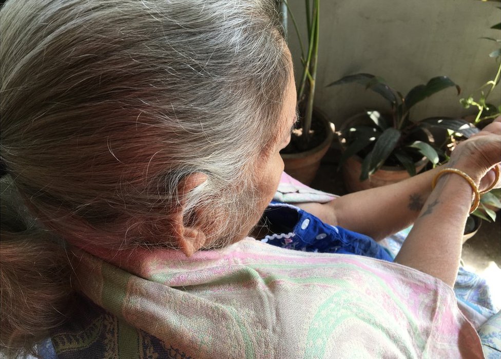 எனக்கு முத்திரை குத்தாதீர்கள்: பச்சை குத்த மறுக்கும் இந்திய பெண்கள்