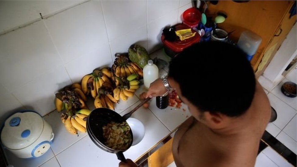 இந்தோனீசியாவின் ரகசிய நிர்வாண சமூகம்