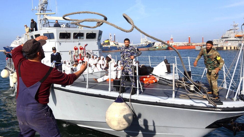 ஐரோப்பாவிற்கு செல்ல முயன்ற குடியேறிகளின் படகு கவிழ்ந்து 31 பேர் பலி