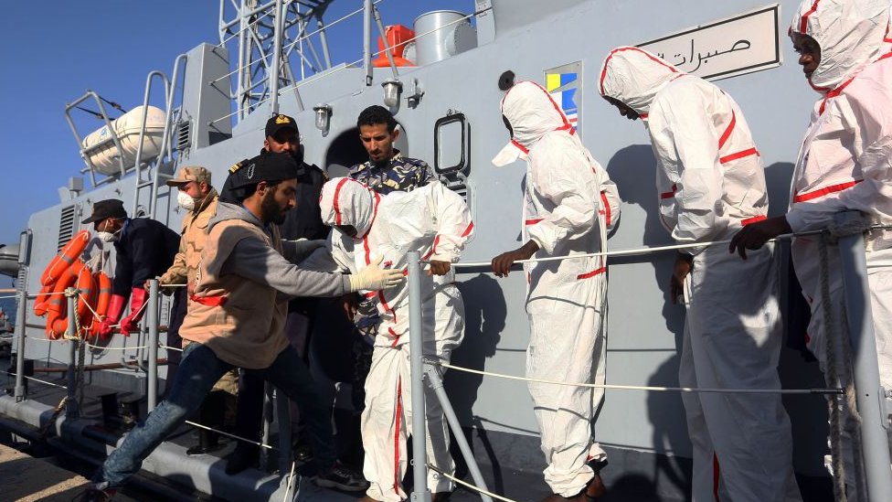 ஐரோப்பாவிற்கு செல்ல முயன்ற குடியேறிகளின் படகு கவிழ்ந்து 31 பேர் பலி