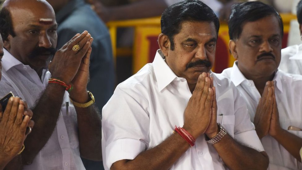 வெற்றி தேடித் தருமா இரட்டை இலை?