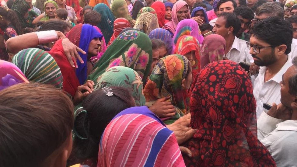 யார் இந்த ஜிக்னேஷ் மேவானி?: 8 சுவாரஸ்ய தகவல்கள்