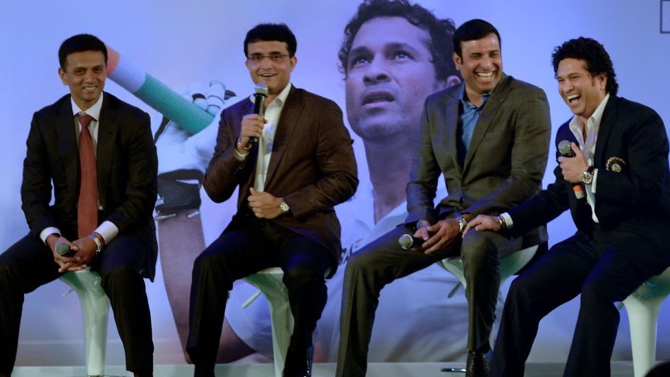 சக சாதனையாளர்களுடன் ராகுல் டிராவிட்