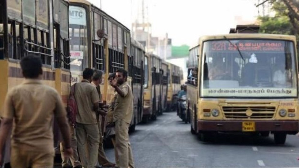 பேருந்து ஊழியர்கள்