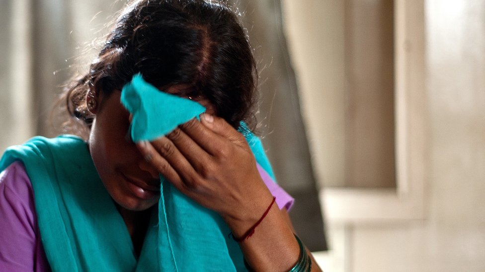 பாலியல் தொழிலுக்கு தள்ளப்பட்ட பெண்களின் கண்ணீர் கதை