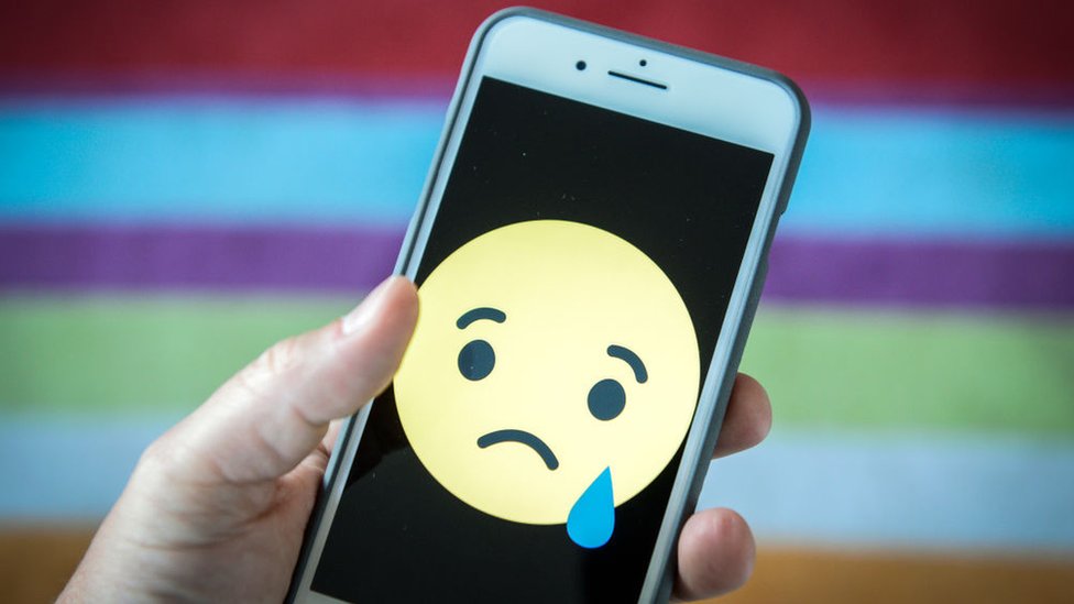 எமோஜியால் ஒருவரின் உயிரை காக்க முடியுமா?