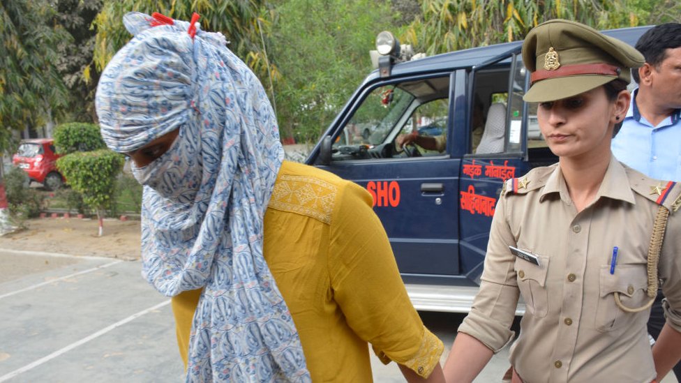 என்ன நடைமுறை?