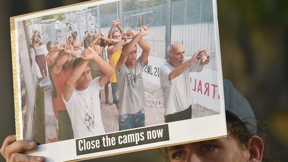 பத்தாயிரம் பேர் வசிக்கும் உலகின் சிறிய தீவு நாட்டின் துயர் மிகு கதை