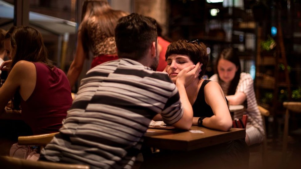 பெண்களின் மனஅழுத்தத்தை ஆண் நண்பர்களால் போக்க முடியுமா?