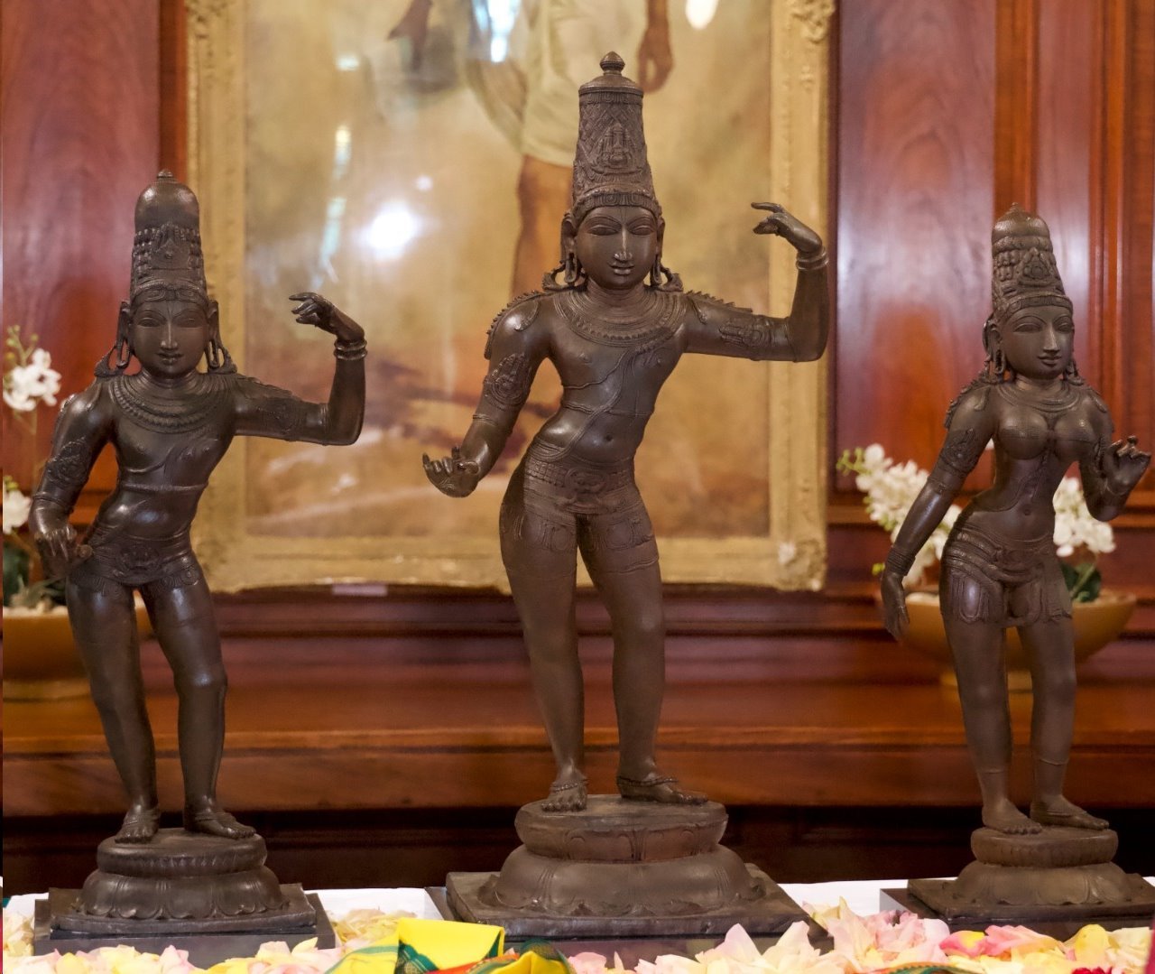 hindu god idols stolen from tamil nadu rescued in london