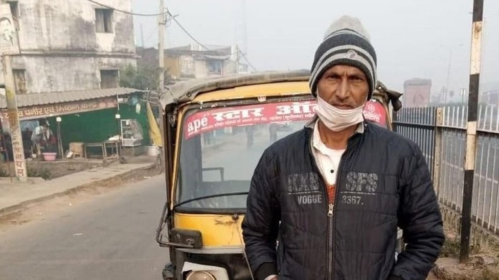 மான்யாவின் தந்தை ஓம்பிரகாஷ் சிங்