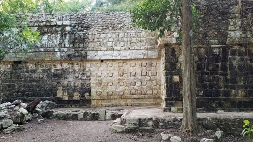 மாயா காலத்து அரண்மனை