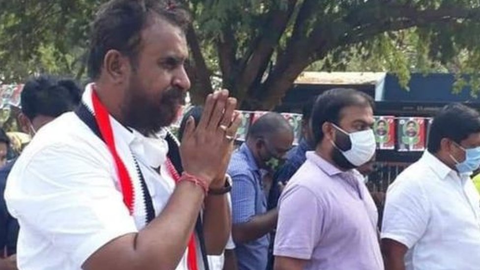 வேலுமணி